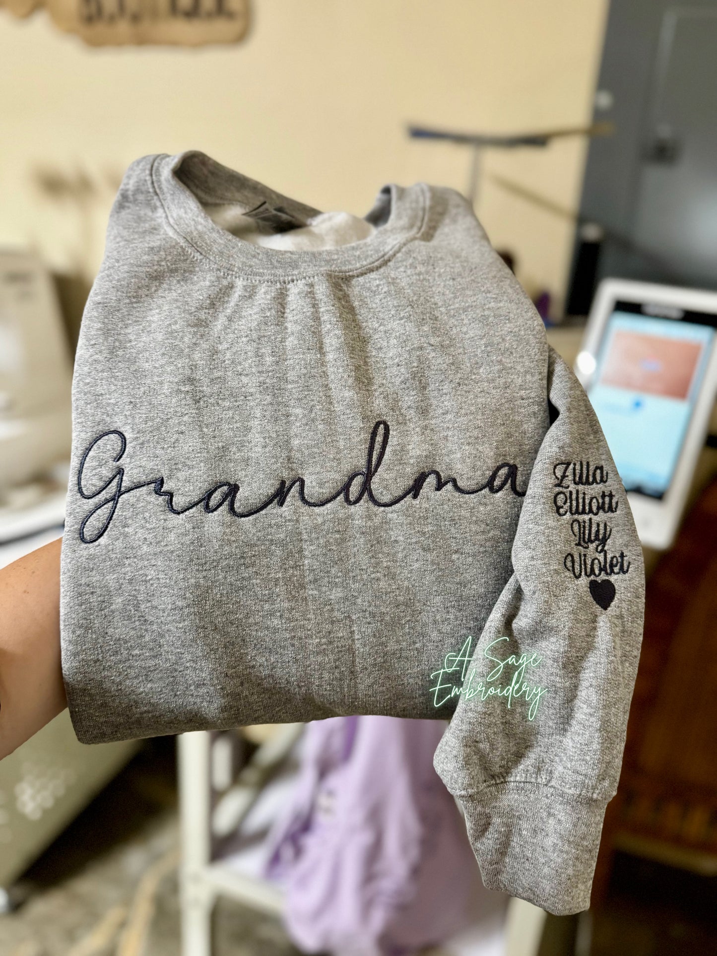 Embroidered custom name crew neck, personalized sweatshirt, embroidered unisex t shirt, embroidered names on the sleeve, custom names