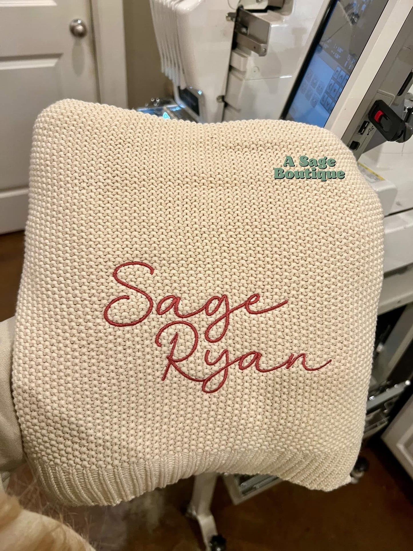 Embroidered name knitted blanket quilt with custom monogram, personalized baby blanket, baby quilt, embroidered custom blanket, cursive name