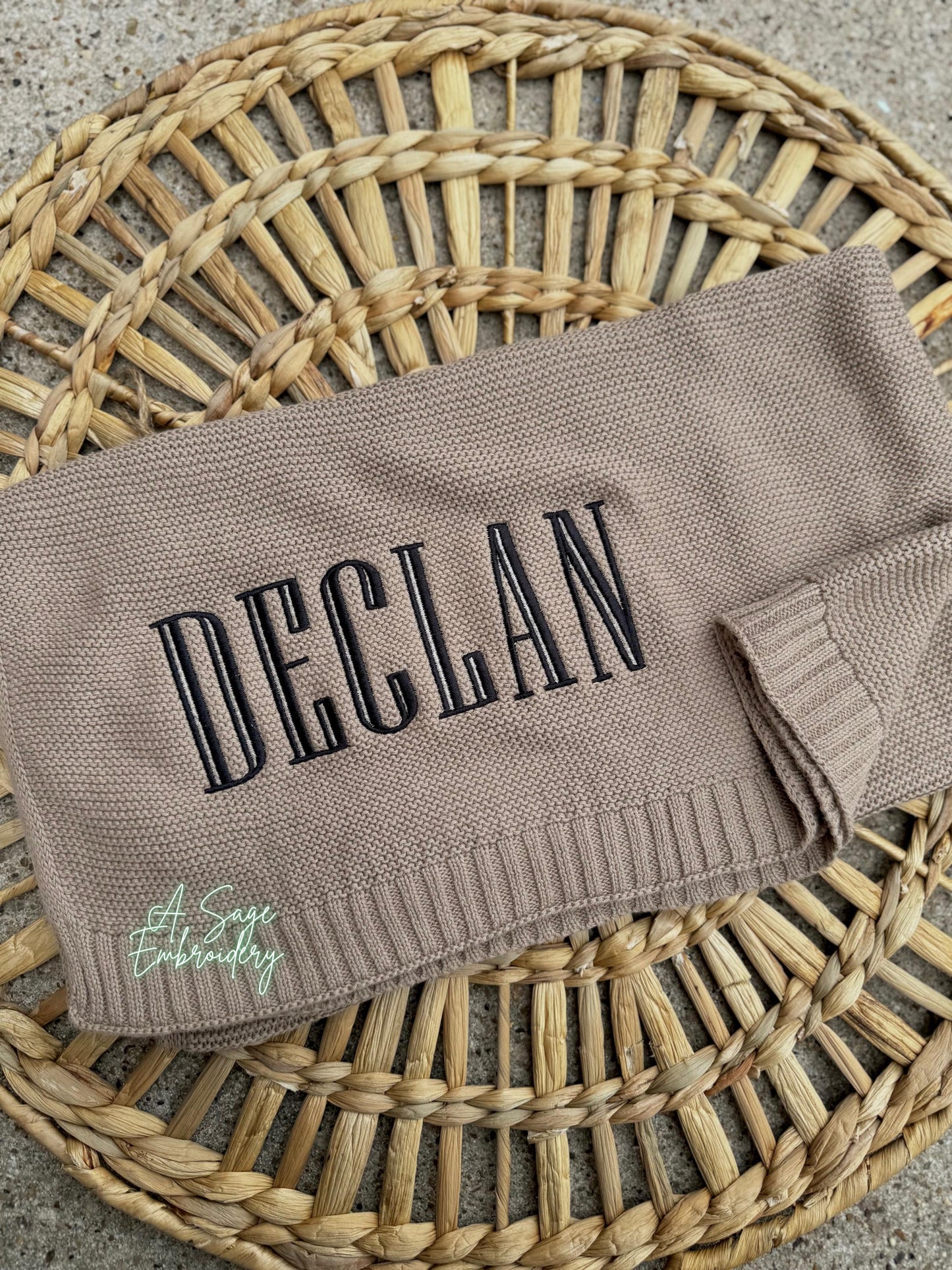 Embroidered name knitted blanket quilt with custom monogram, personalized baby blanket, baby quilt, embroidered custom blanket, cursive name
